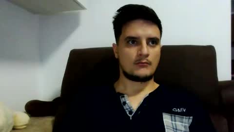 Snapshot of fraromeo2 chatting on 12.22.25 fraromeo2 online show from 12.22.25