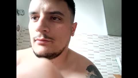 Snapshot of fraromeo2 chatting on 04.15.26 fraromeo2 online show from 04.15.26