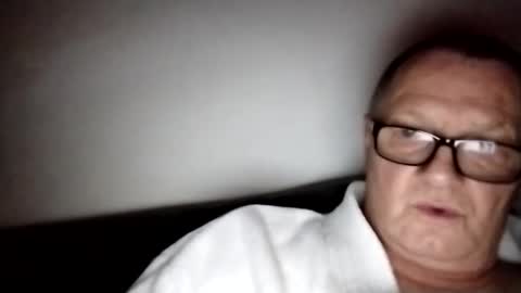 Snapshot of frauenfeind1 chatting on 12.31.24 Wolfi online show from 12.31.24