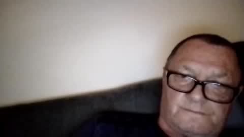 Snapshot of frauenfeind1 chatting on 03.10.25 Wolfi online show from 03.10.25