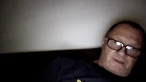 Snapshot of frauenfeind1 chatting on 10.13.25 Wolfi online show from 10.13.25