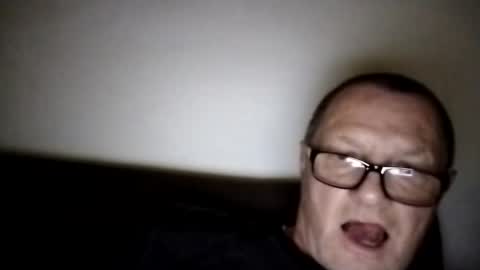 Snapshot of frauenfeind1 chatting on 10.17.25 Wolfi online show from 10.17.25