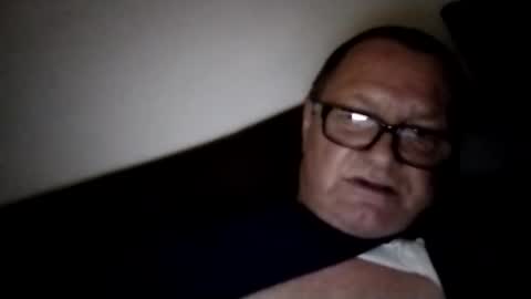 Snapshot of frauenfeind1 chatting on 10.21.25 Wolfi online show from 10.21.25