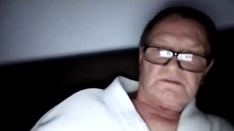 Snapshot of frauenfeind1 chatting on 11.25.25 Wolfi online show from 11.25.25