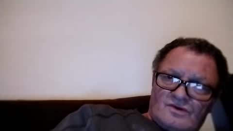 Snapshot of frauenfeind1 chatting on 12.15.25 Wolfi online show from 12.15.25