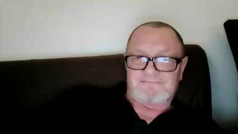 Snapshot of frauenfeind1 chatting on 03.05.26 Wolfi online show from 03.05.26