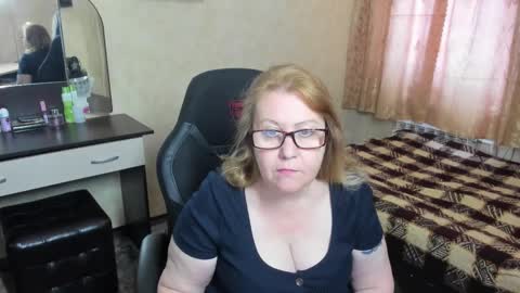 Snapshot of fraumartha chatting on 02.14.25 FrauMartha online show from 02.14.25