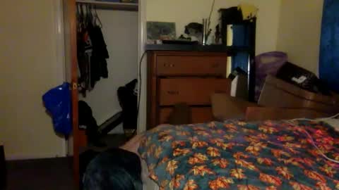 Snapshot of freaktwink420 chatting on 12.04.25 Squirrel twink online show from 12.04.25