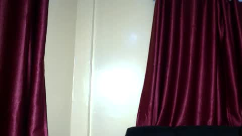 Snapshot of freaky_lyne chatting on 04.16.26 Lyne online show from 04.16.26