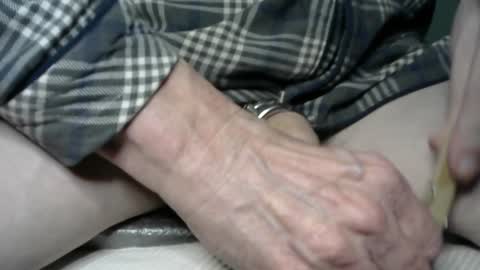 I am a total slave slut. I would like to have multiple owners to use me every day. online show from 12.09.24