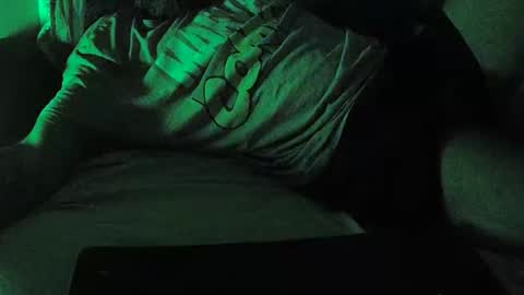 Snapshot of frenchbeardman chatting on 10.11.25 Thechaudieres online show from 10.11.25