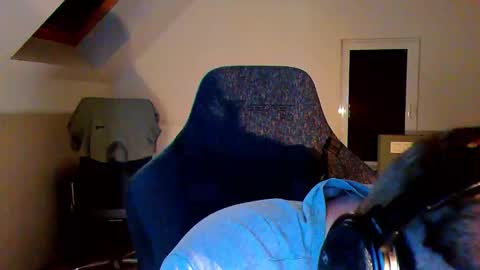 Snapshot of frenchfrieswithmayo chatting on 11.20.25 French fries online show from 11.20.25