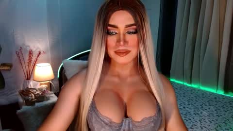 Snapshot of freya_lovestocum chatting on 10.09.25 Miss Frea online show from 10.09.25