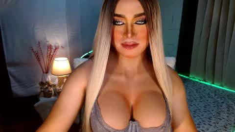 Snapshot of freya_lovestocum chatting on 10.14.25 Miss Frea online show from 10.14.25