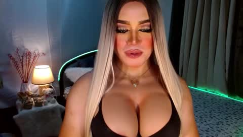 Snapshot of freya_lovestocum chatting on 10.23.25 Miss Frea online show from 10.23.25