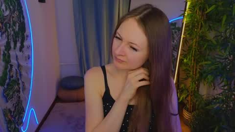 Snapshot of freya_nilsson chatting on 12.22.24 Freya online show from 12.22.24