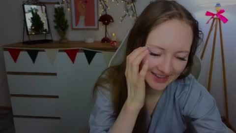 Snapshot of freya_nilsson chatting on 12.30.24 Freya online show from 12.30.24