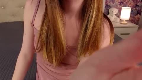 Snapshot of freyabyrne chatting on 10.27.25 Freya online show from 10.27.25