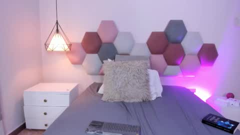 Freya Cameron online show from 03.29.26