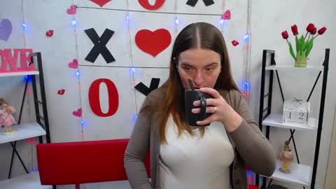 Snapshot of freyadak chatting on 02.12.25 FreyaDak online show from 02.12.25