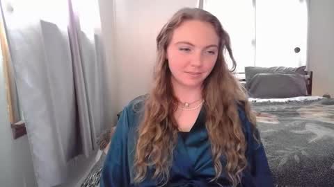 Snapshot of freyafux chatting on 04.09.26 Miss Freya online show from 04.09.26