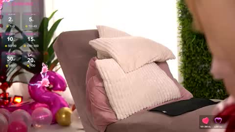 Snapshot of freyaheart chatting on 02.14.26 freyaheart online show from 02.14.26