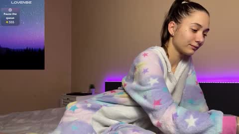 FreyaOliver online show from 12.18.25