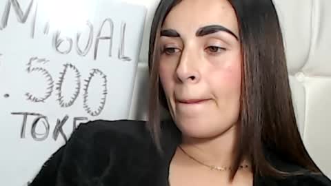 Snapshot of frida__x chatting on 04.28.26 Frida online show from 04.28.26