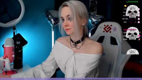 Frida A boost to fortune for the one who gives a thumbs up and a bonus lucky for those who support me by joining the fanclub online show from 01.28.25