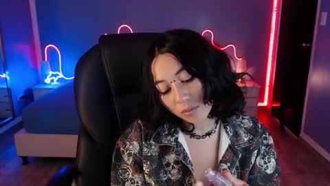 frida_lassi_ online show from 02.10.25