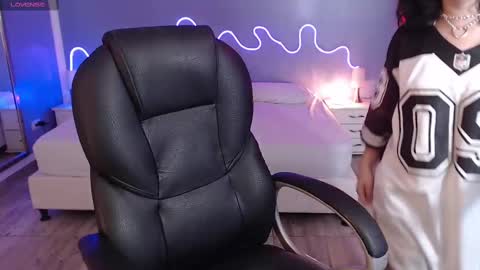 frida_lassi_ online show from 02.14.25