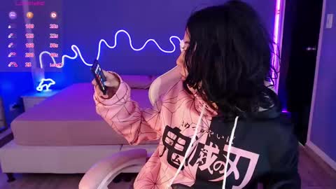 frida_lassi_ online show from 03.04.25