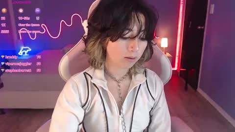 frida_lassi_ online show from 03.05.25