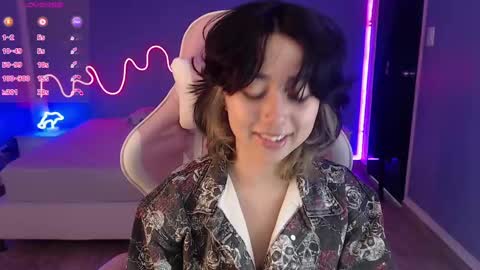 frida_lassi_ online show from 03.06.25