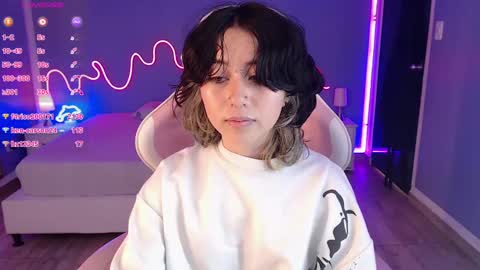 frida_lassi_ online show from 03.07.25