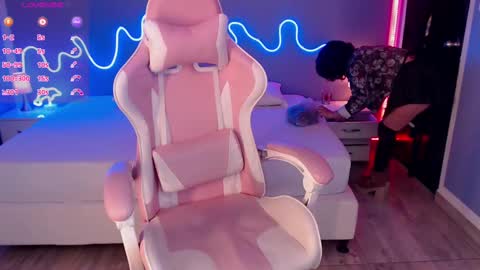 frida_lassi_ online show from 03.08.25