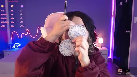 frida_lassi_ online show from 03.11.25