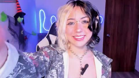 frida_lassi_ online show from 10.27.25