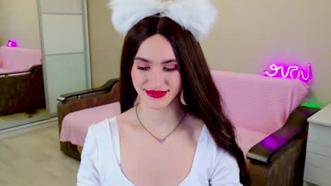 Snapshot of fridacure chatting on 01.14.25 Frida online show from 01.14.25