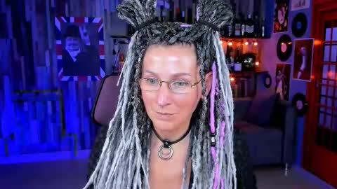 Frida Tander online show from 09.26.25