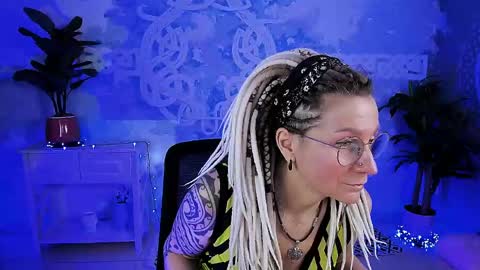 Frida Tander online show from 04.15.26