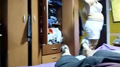 Frizzy girl online show from 01.26.25