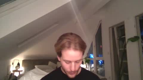 Snapshot of frozenyoga chatting on 12.03.24 frozenyoga online show from 12.03.24