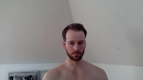 Snapshot of frozenyoga chatting on 12.21.25 frozenyoga online show from 12.21.25