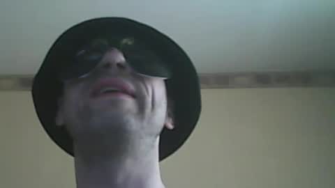 Snapshot of fryboxxxxx chatting on 04.25.26 fry online show from 04.25.26