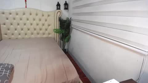 Snapshot of fuckgirl4you chatting on 12.14.24 khalifa online show from 12.14.24