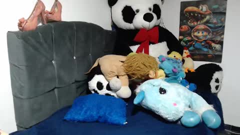 Mia and Gary  online show from 12.31.24