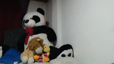 Mia and Gary  online show from 02.14.25