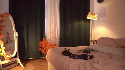 Snapshot of fuckingtoy_ chatting on 10.17.25 Eva all my links online show from 10.17.25