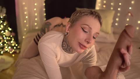 Snapshot of fuckingtoy_ chatting on 12.05.25 Eva all my links online show from 12.05.25